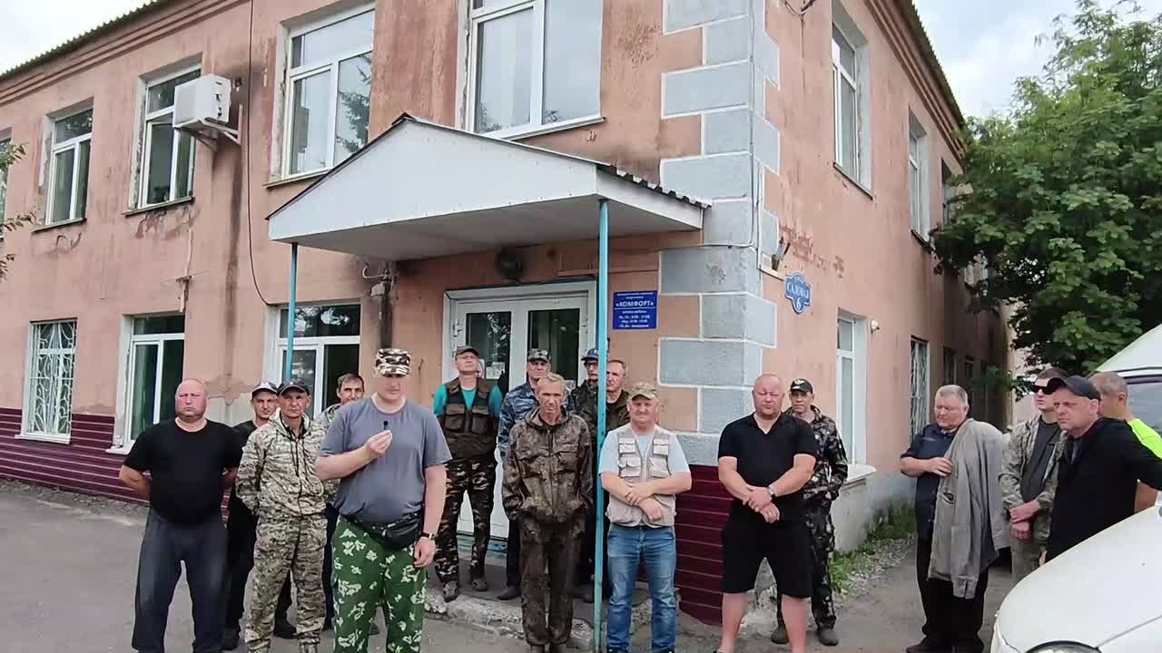 В поселке Тяжинский работники МКП «Комфорт» приостановили работу — обложка видео